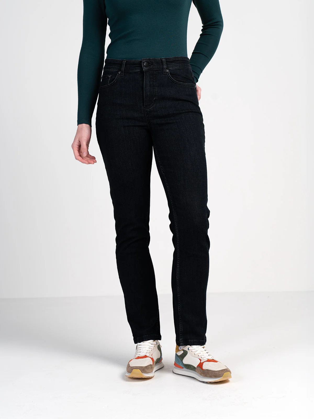 Darla Comfort Straight Leg Jeans
