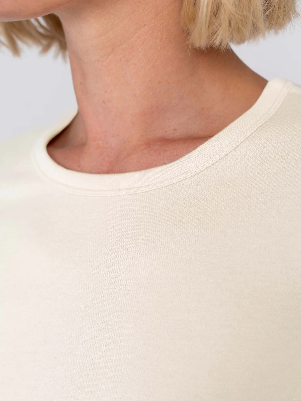 Hetta Comfort Stretch Tee - Image 16