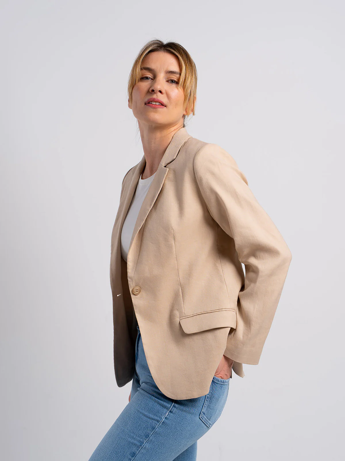 Iona Linen Blazer - Image 8