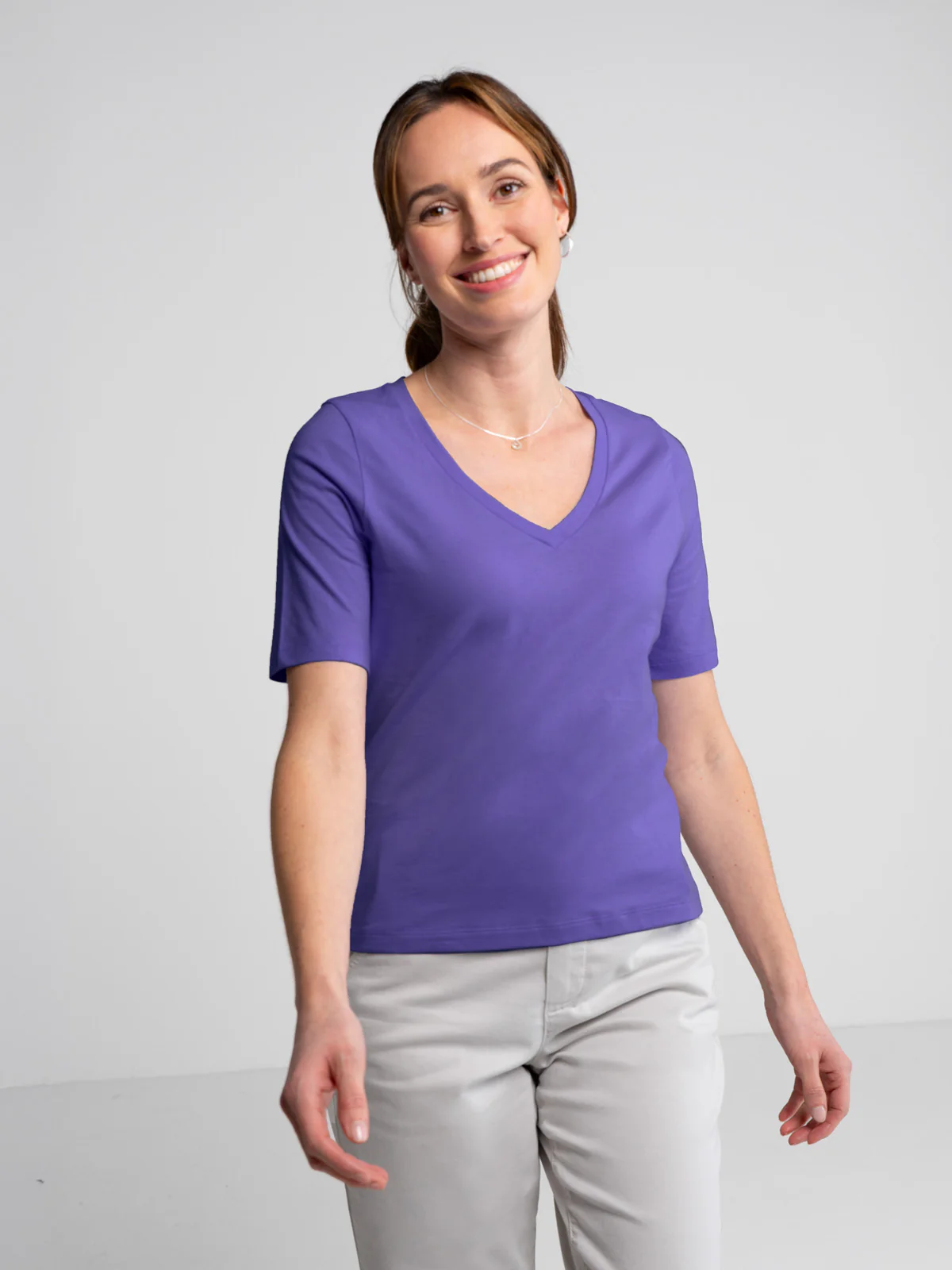 Lightweight Cotton V - Image 11