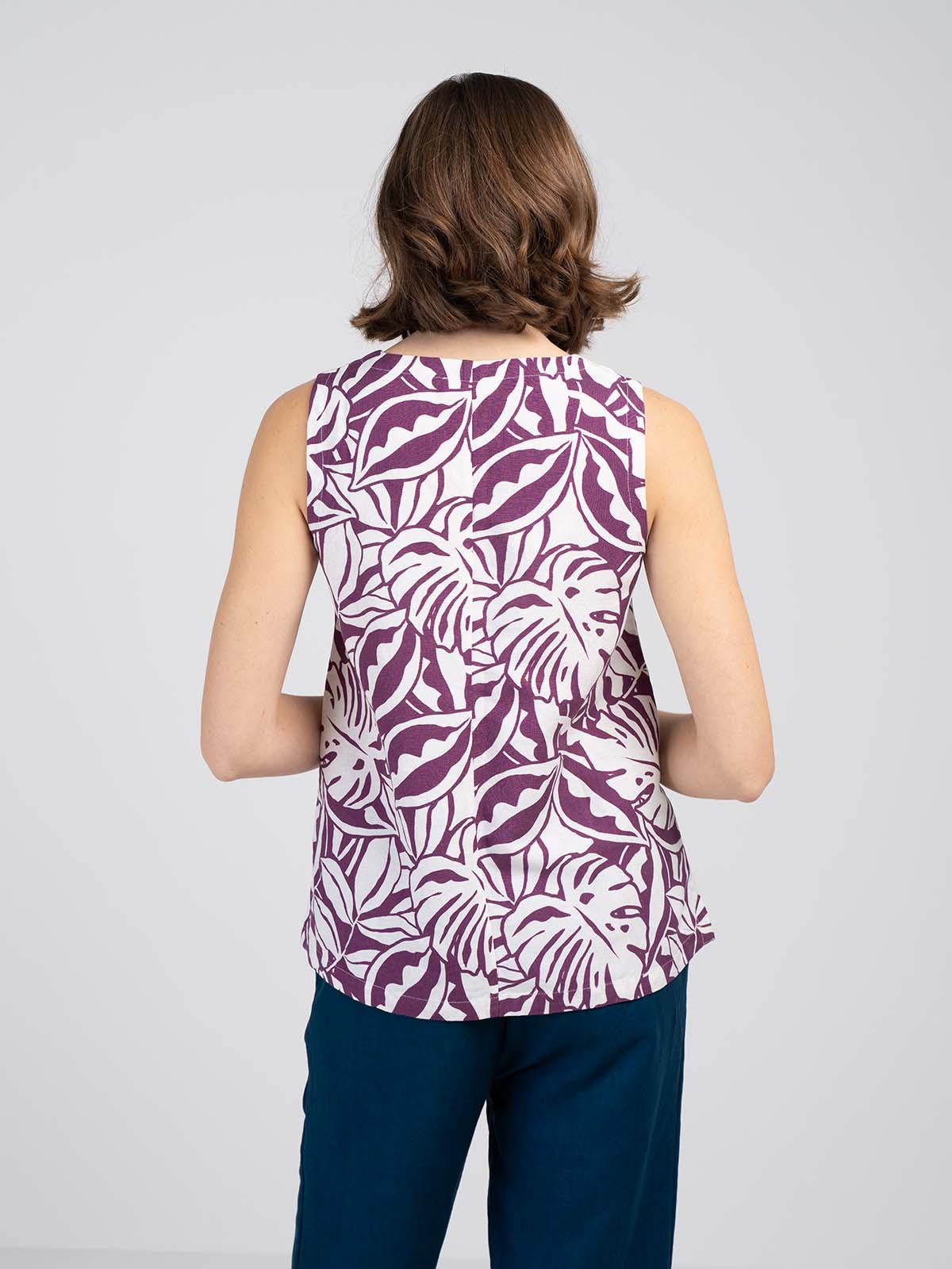 Printed Sleeveless Linen Top - Image 10