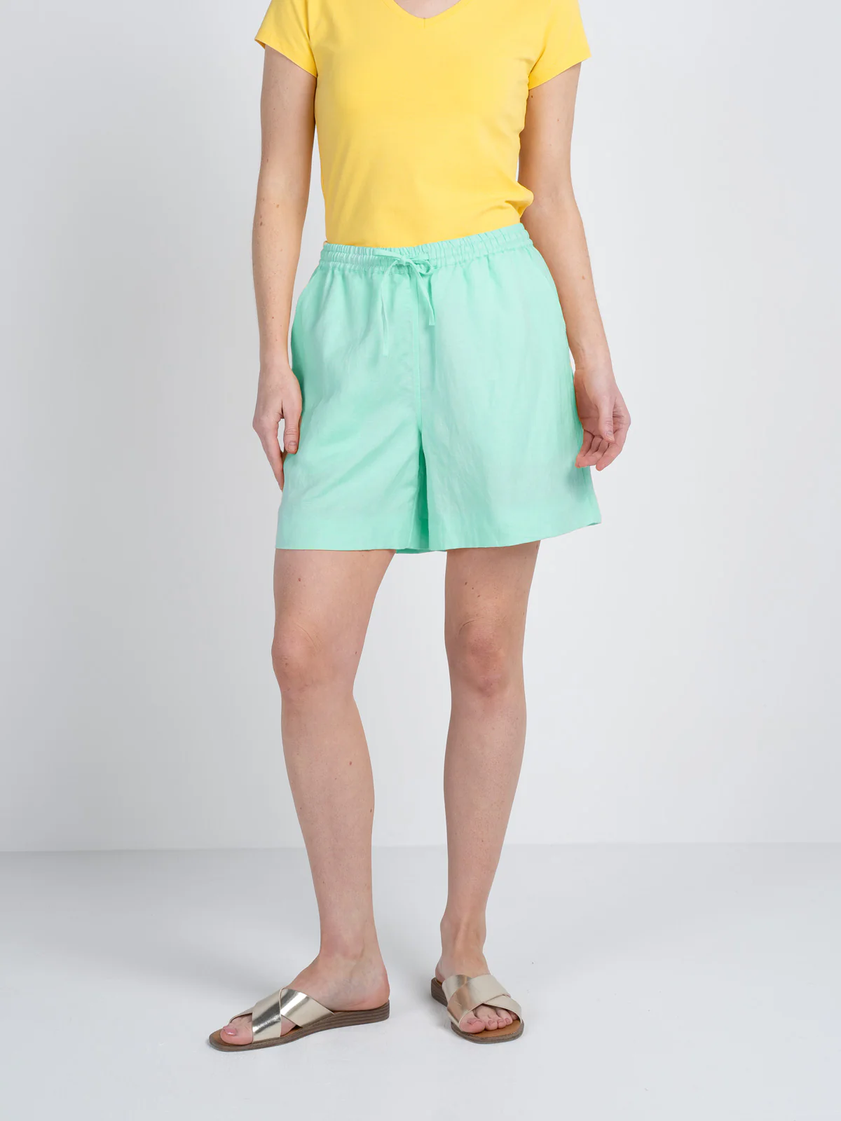 Relaxed Linen Shorts - Image 25