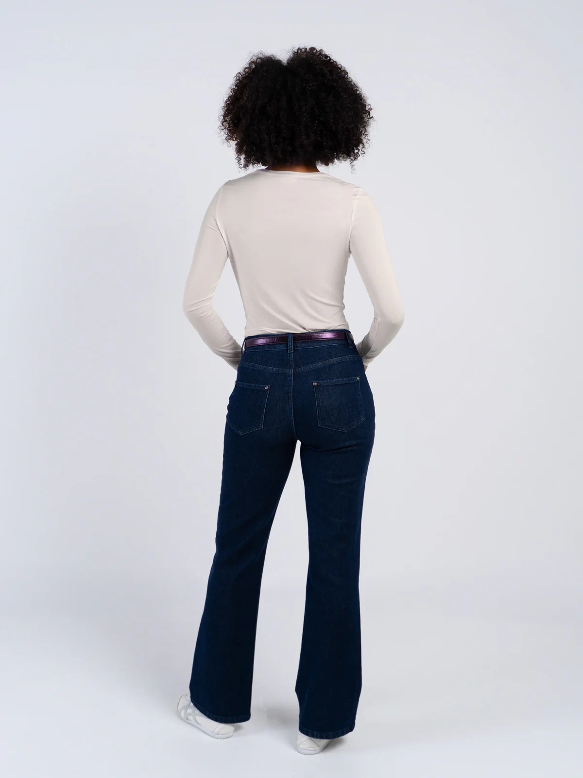 Silky Crew Neck - Image 60