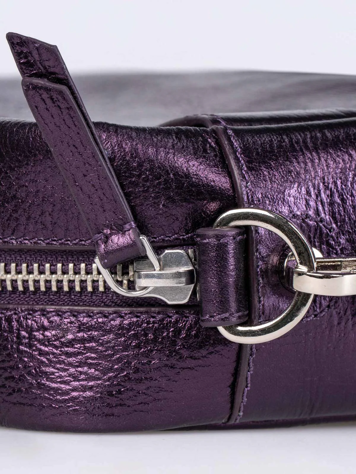 Taylor Metallic Cross Body Bag - Image 3